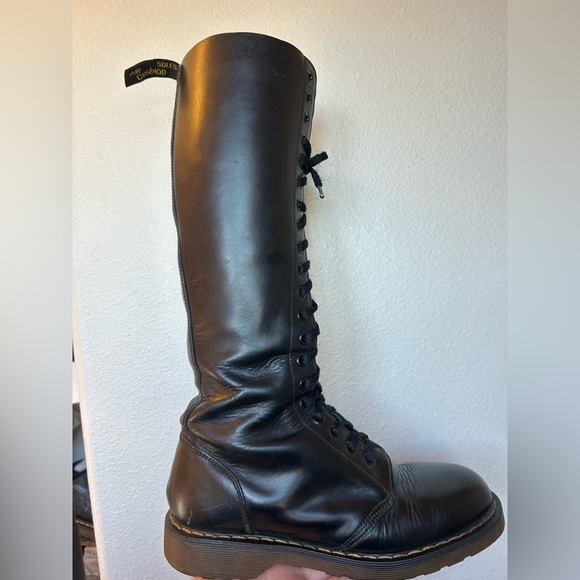 Vintage Dr Martens 1420 20 hole black knee high leather boots England m 8 W 9 - Picture 2 of 13